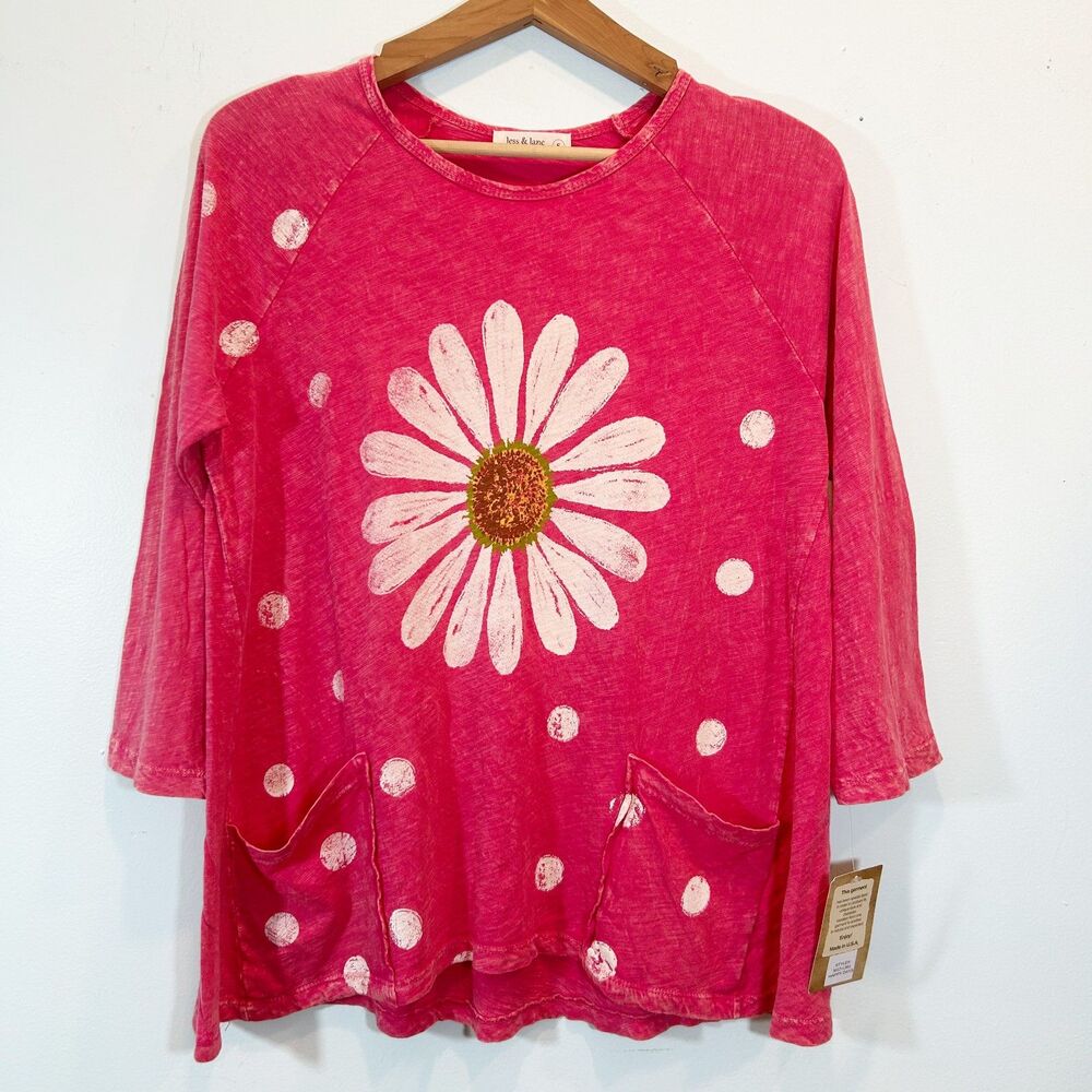 Jess & Jane Happy Days Raspberry Daisy Flower 100% Cotton NWT Top Size Small